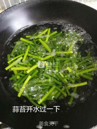 家常菜 - 蒜苔炒猪肝的做法步骤:2