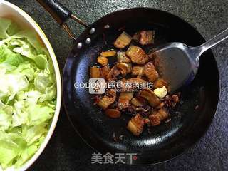 初夏瘦身美容餐桌上解腻开胃的麻辣手撕五花肉包菜的做法步骤:9