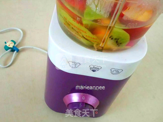 双桃果汁的做法步骤:4
