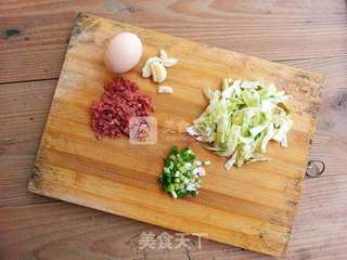 美味家常牛肉炒饭的做法步骤：1