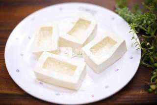客家酿豆腐的做法步骤：1