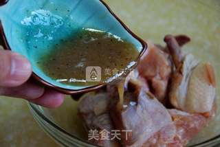 吮指吃的【甜辣鸡腿】的做法步骤：3