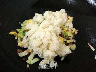 美味家常牛肉炒饭的做法步骤：5