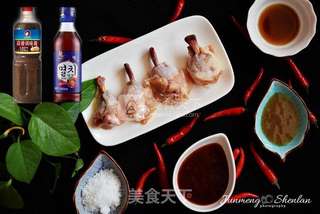 吮指吃的【甜辣鸡腿】的做法步骤：1