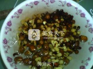 健脾八宝豆浆的做法步骤:3
