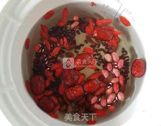 补血补气五红汤的做法步骤:2