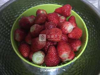 草莓冰沙的做法步骤:3