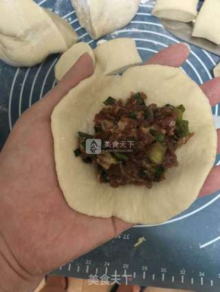 葱香酱肉大包子的做法步骤:12