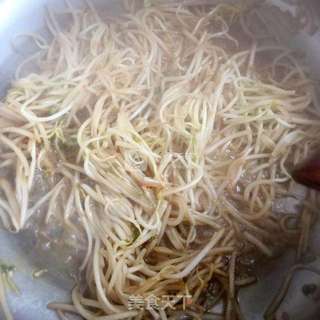 醋溜豆芽的做法步骤:3