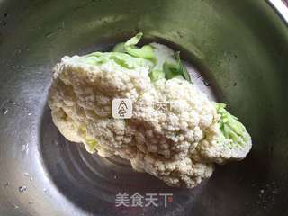 腊肉炒花菜的做法步骤：1