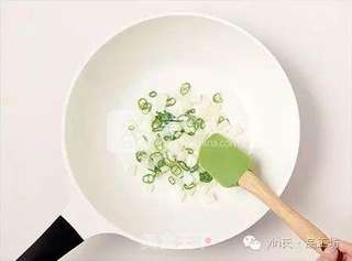 八爪鱼炒饭的做法步骤:5
