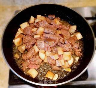 杏鲍菇黑椒牛肉粒的做法步骤:5