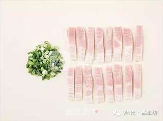 日式目鱼干烧饼盖浇饭的做法步骤:2