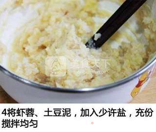 土豆泥虾球的做法步骤:4