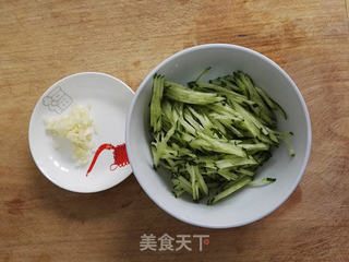 #信任之美#凉拌蕨根粉的做法步骤:2