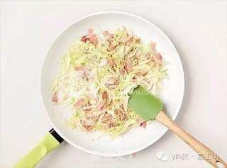 日式目鱼干烧饼盖浇饭的做法步骤：3