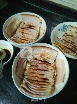 【梅菜扣肉】咸烧白的做法步骤:4
