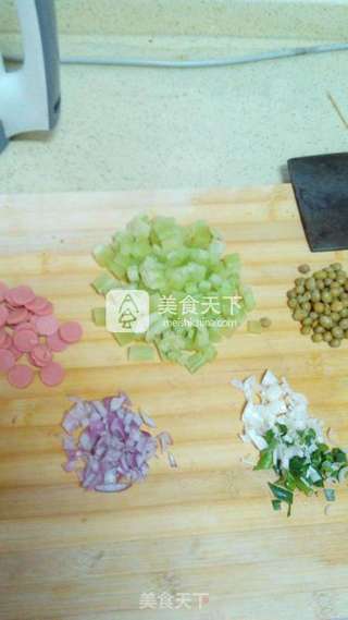 番茄香肠饭的做法步骤:2