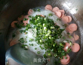火腿肠煮米粉#2至3岁宝宝辅食#的做法步骤:6