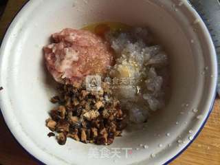 三鲜豆皮包的做法步骤:5