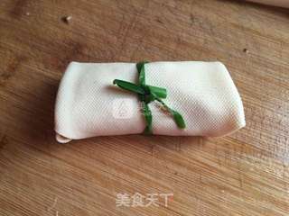 三鲜豆皮包的做法步骤:10