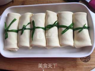 三鲜豆皮包的做法步骤:11