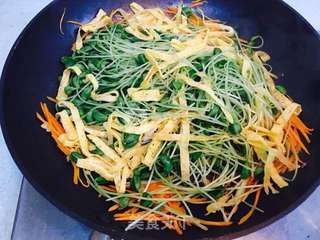 蒜香黑豆苗的做法步骤:10