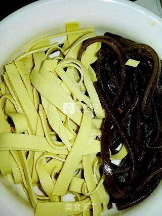 我家的土豆粉的做法步骤:9