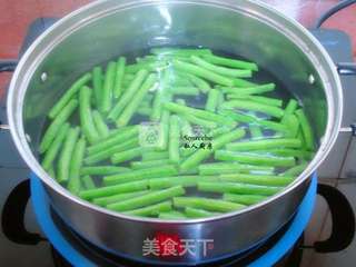 豆角炒肉的做法步骤:3