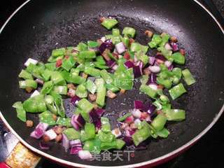 兰豆洋葱玉米碎 的做法步骤:4