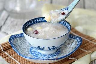 冰糖银耳莲子粥的做法步骤:7