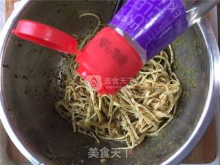 香椿拌豆腐皮的做法步骤：5