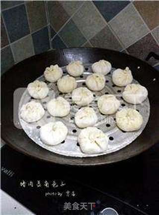 【皮薄馅儿香】猪肉豆角包子的做法步骤:11