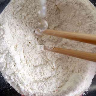 黄金蔬菜疙瘩汤的做法步骤:3
