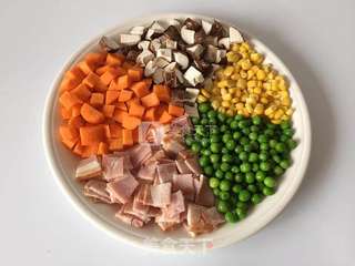 五彩凤梨饭的做法步骤：6