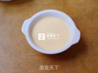 牛奶炖蛋的做法步骤:5