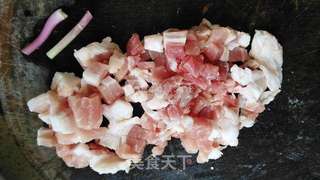 豆腐炒肉丁的做法步骤:2