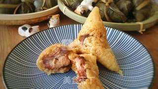 迷迭香鲜肉粽的做法步骤:17