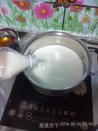 自制老酸奶(面包机版)的做法步骤:5