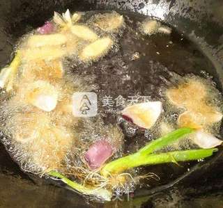 川式凉菜之魂——油辣子(独家秘制)的做法步骤:8