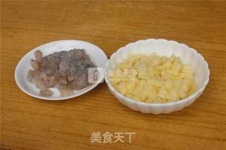 土豆虾仁焖饭的做法步骤：1