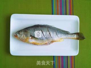 【干烧黄花鱼】的做法步骤:2