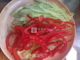 凉菜，桔梗拌肉丝的做法步骤：1