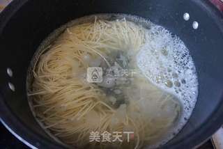 青菜肉片炒面的做法步骤:3