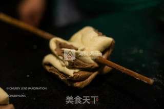 巧克力双色奶香花卷的做法步骤:9