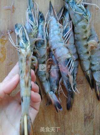 #ACA烘焙明星大赛#海盐黑胡椒烤虾的做法步骤：2