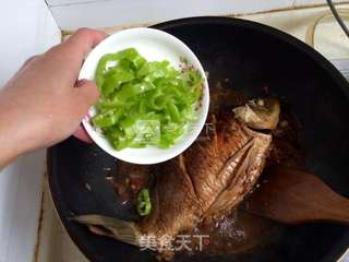 家常红烧鲤鱼的做法步骤:18
