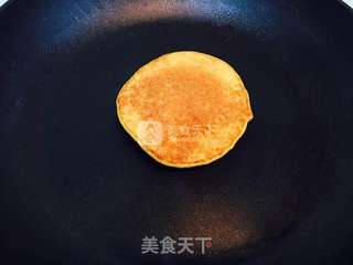 胡萝卜玉米面小饼的做法步骤:8