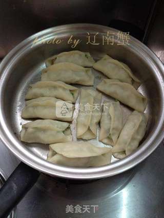 猪肉锅贴的做法步骤:16