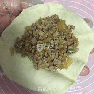 #ACA烘焙明星大赛#洋葱肉馅饼的做法步骤：8